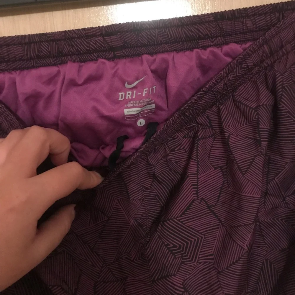 Nike shorts - Picture 2 of 2